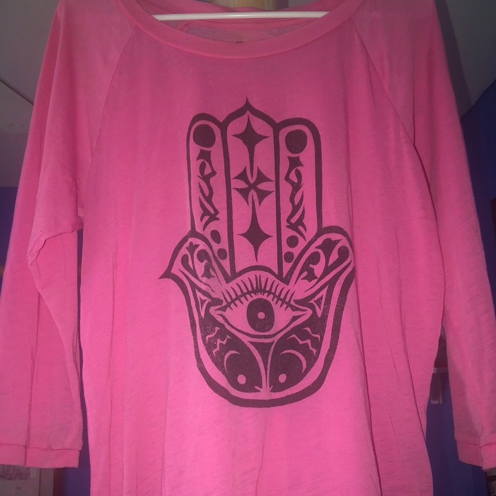 Pink long sleeve shirt with hamsa design